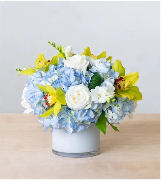 Old New Yorker Classic Birthday Bouquet